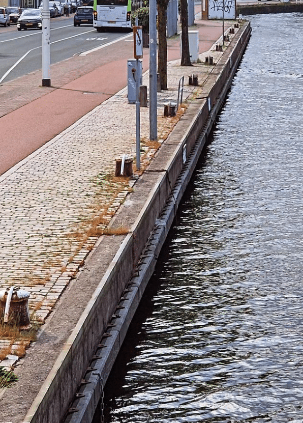 DETAIL OP DINSDAG- Bolders langs het kanaal 14 mei 2024