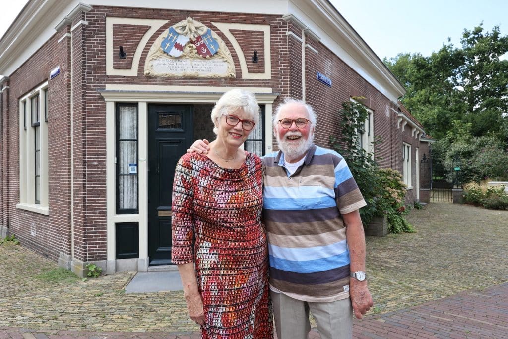 Huismeestersechtpaar, Bert en Ria van der Steenhoven van Hofje van Paling en van Foreest.