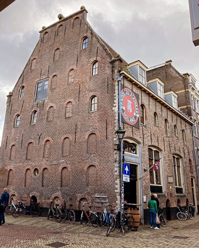 Neogothiek in cement, Biermuseum De Boom