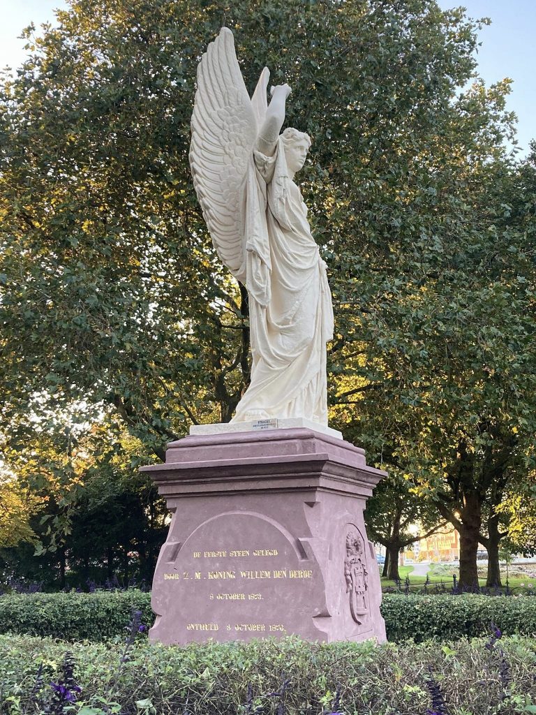 Victorientje in het Victoriepark in Alkmaar.