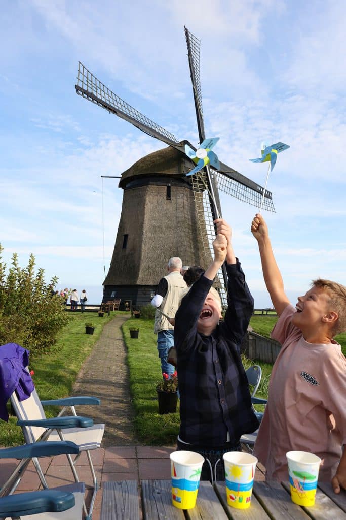 Kinderen bij de molen