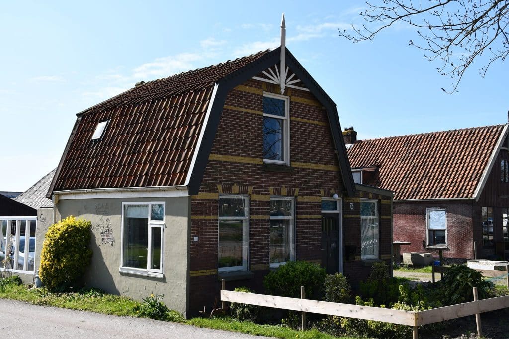 Huis met makelaar van opkomende zon in de Schermer