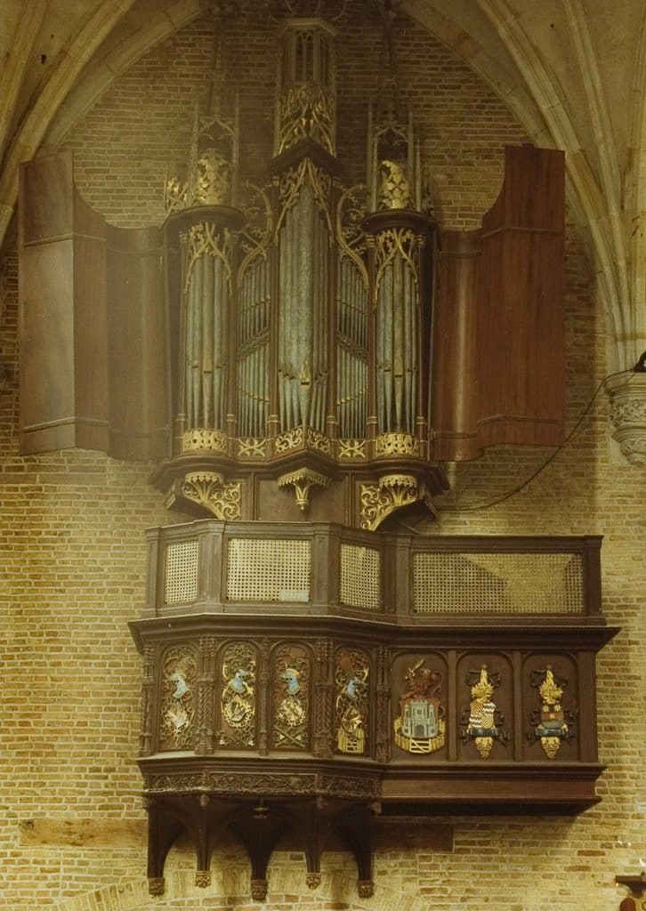 De Grote of Sint Laurenskerk Circa 1985 Het koororgel ofwel het Covelens orgel (dateert uit 1511). Collectie Regionaal Archief Alkmaar-RAA011009644